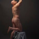 【高清参考图】1044张男性动作姿势高清参考图片